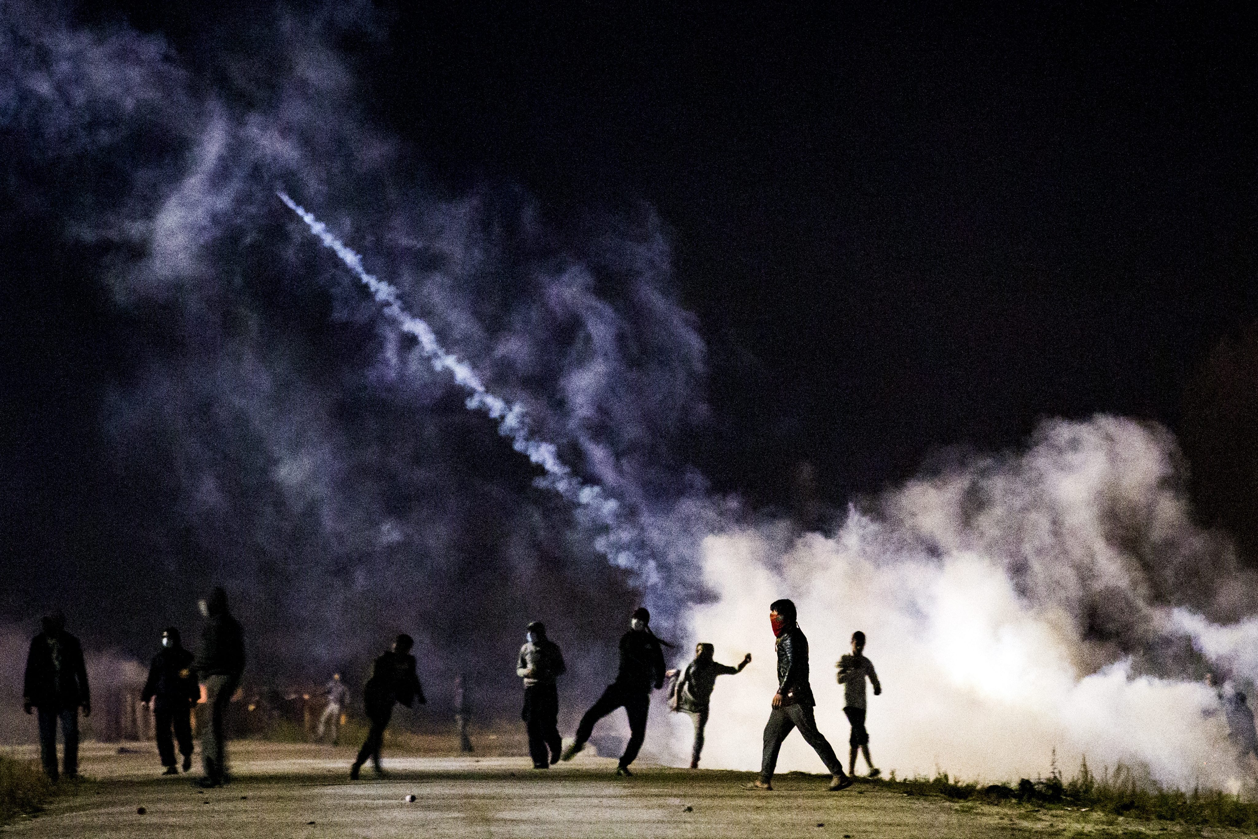 Rellen Rellen Rellen in ‘Jungle’ Calais: laten migranten ontruiming zomaar toe? - EW