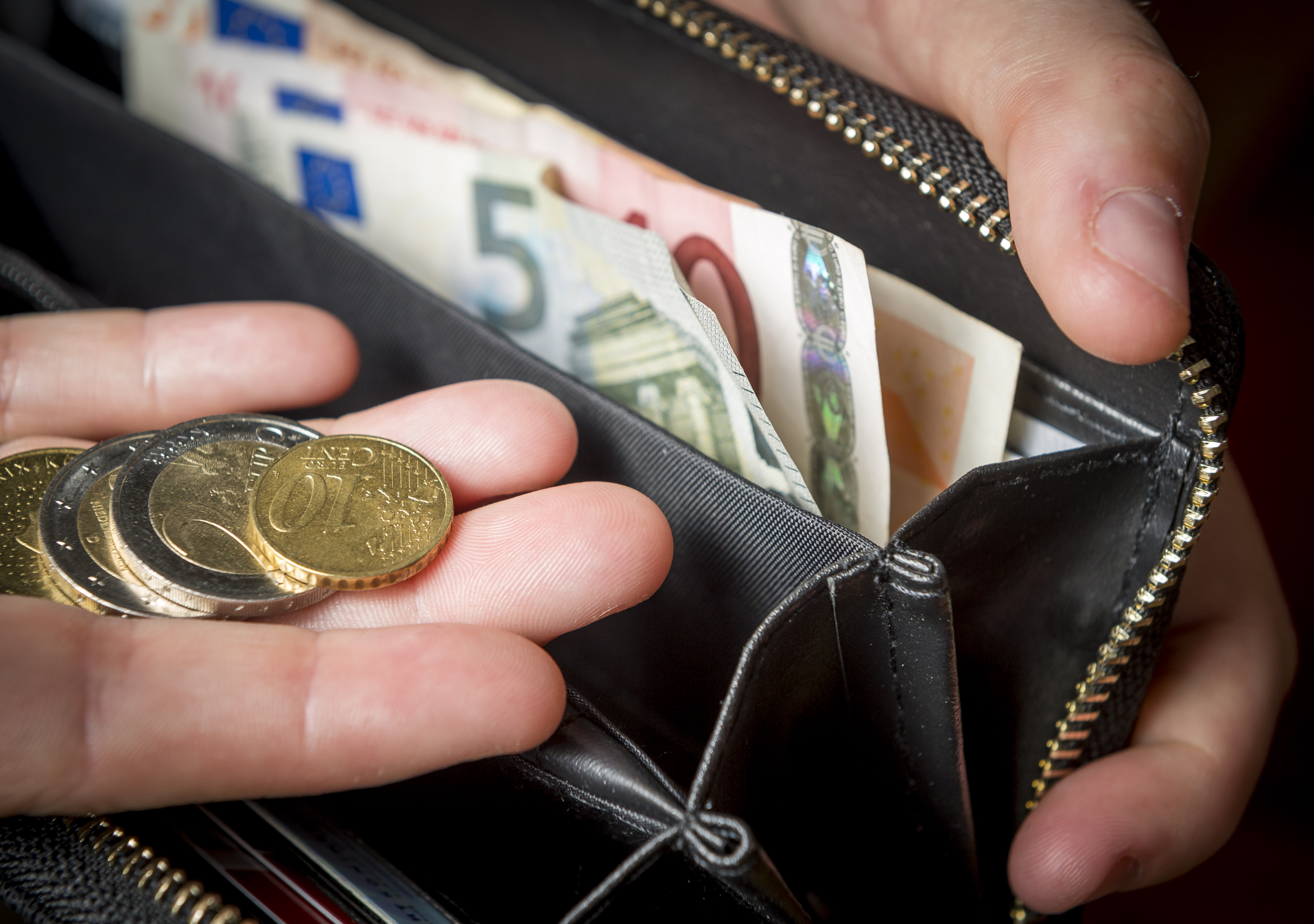 Vers Geld Meevaller: Nederland krijgt 2,7 miljard euro terug van EU - EW