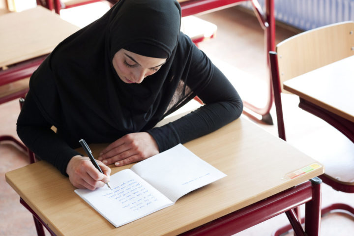 2011-04-10 15:39:11 ILLUSTRATIE - Islamitische studente. ANP XTRA ROOS KOOLE
