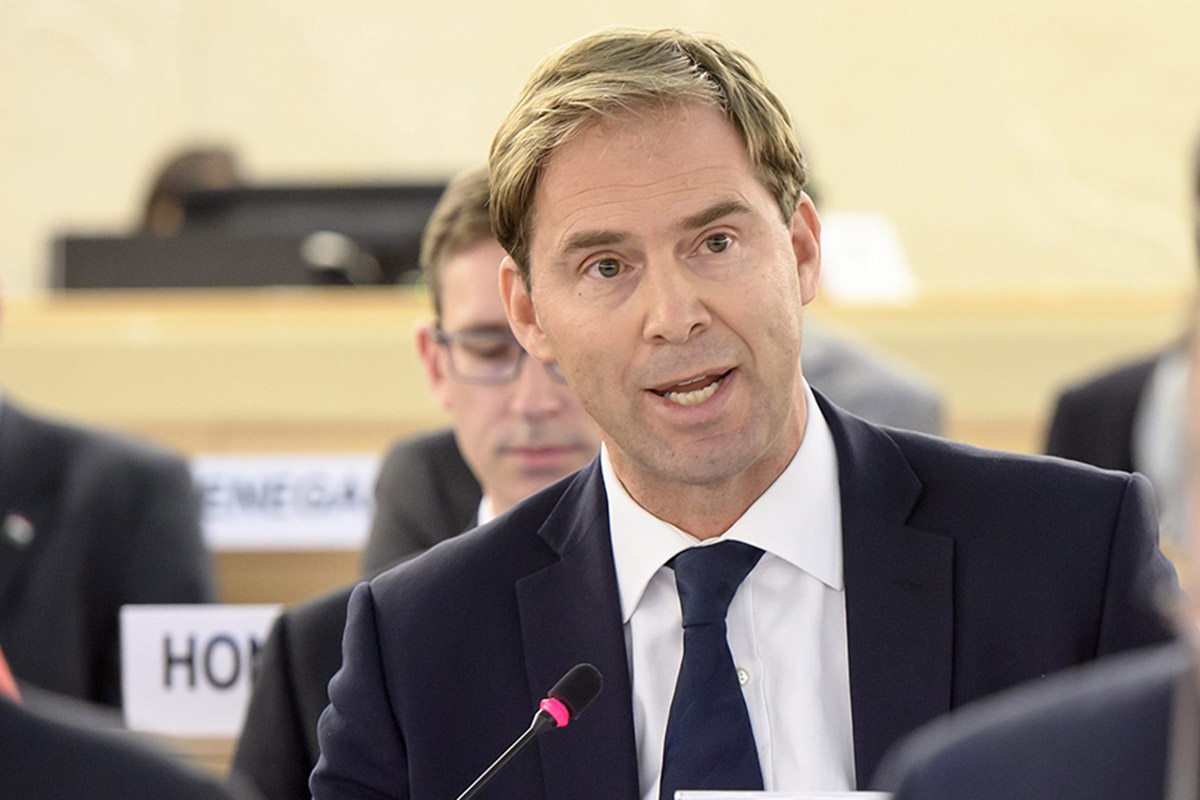 Politicus Tobias Ellwood reanimeerde na aanslag Londen: wie is hij? - EW