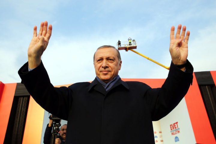 2017-04-08 16:29:37 epa05897565 A handout photo made available by Turkish President Press office shows, Turkish President Recep Tayyip Erdogan cheers his fans during a 'Vote Yes' rally in Istanbul, Turkey, 08 April 2017. A referendum on the constitutional reform in Turkey will be held on 16 April. The reform, passed by Turkish parliament on 21 January, would change the country's parliamentarian system of governance into a presidential one, which the opposition denounced as giving more power to Turkish president Recep Tayyip Erdogan. EPA/TURKISH PRESIDENT PRESS OFFICE HANDOUT HANDOUT EDITORIAL USE ONLY/NO SALES