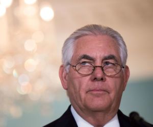 2017-06-09 00:00:00 WASHINGTON, DC - JUNE 09: U.S. Secretary of State Rex Tillerson delivers a statement regarding Qatar at the State Department, June 9, 2017 in Washington, DC. Tillerson called on Mideast countries to ease the blockade on Qatar. Drew Angerer/Getty Images/AFP == FOR NEWSPAPERS, INTERNET, TELCOS & TELEVISION USE ONLY ==