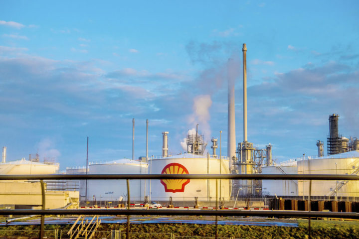 Shell Overhoeks EU hekelt energiebeleid Nederland, Shell op 'groene' toer - EW